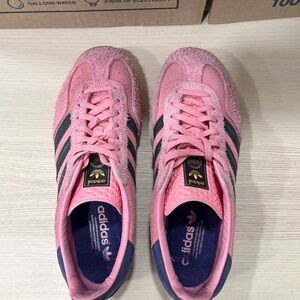 Adidas Women's Pink and Black Sneakers